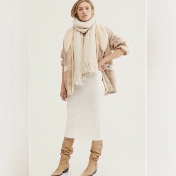 We The Free By Free People Woodlands Plaid Sherpa Jacket Beige - Picture 2 of 12